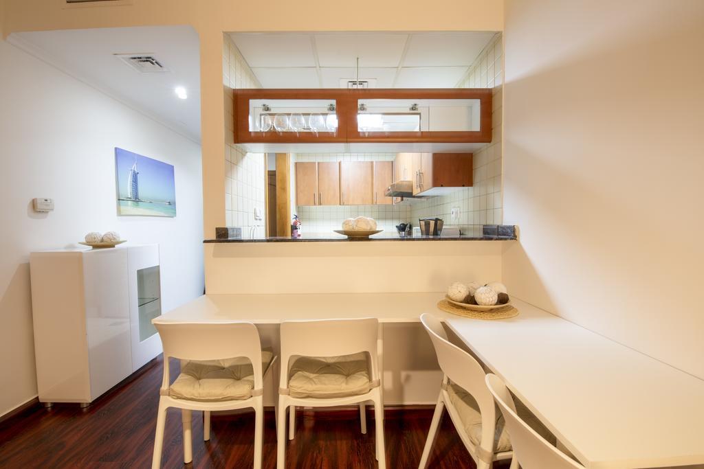 Superior - Manchester Tower Apartment *